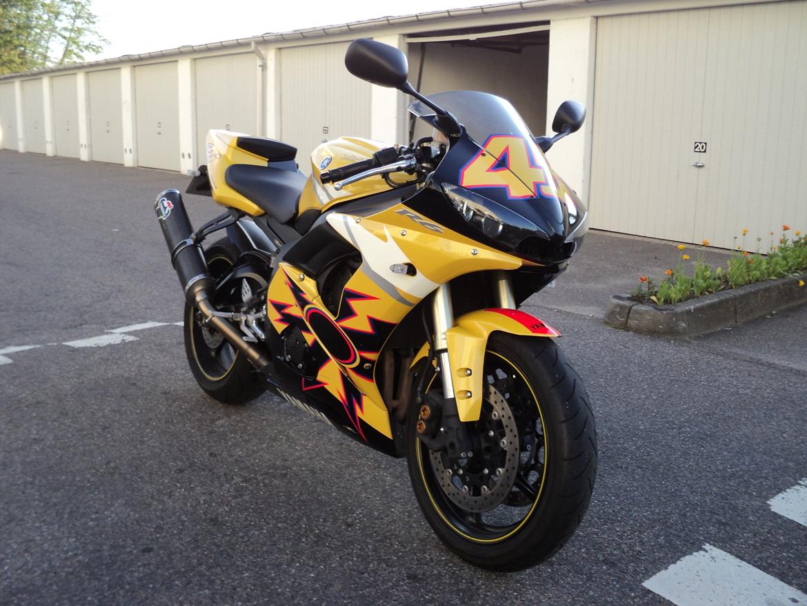 Yamaha R6 Rossi Special Editon billede 2