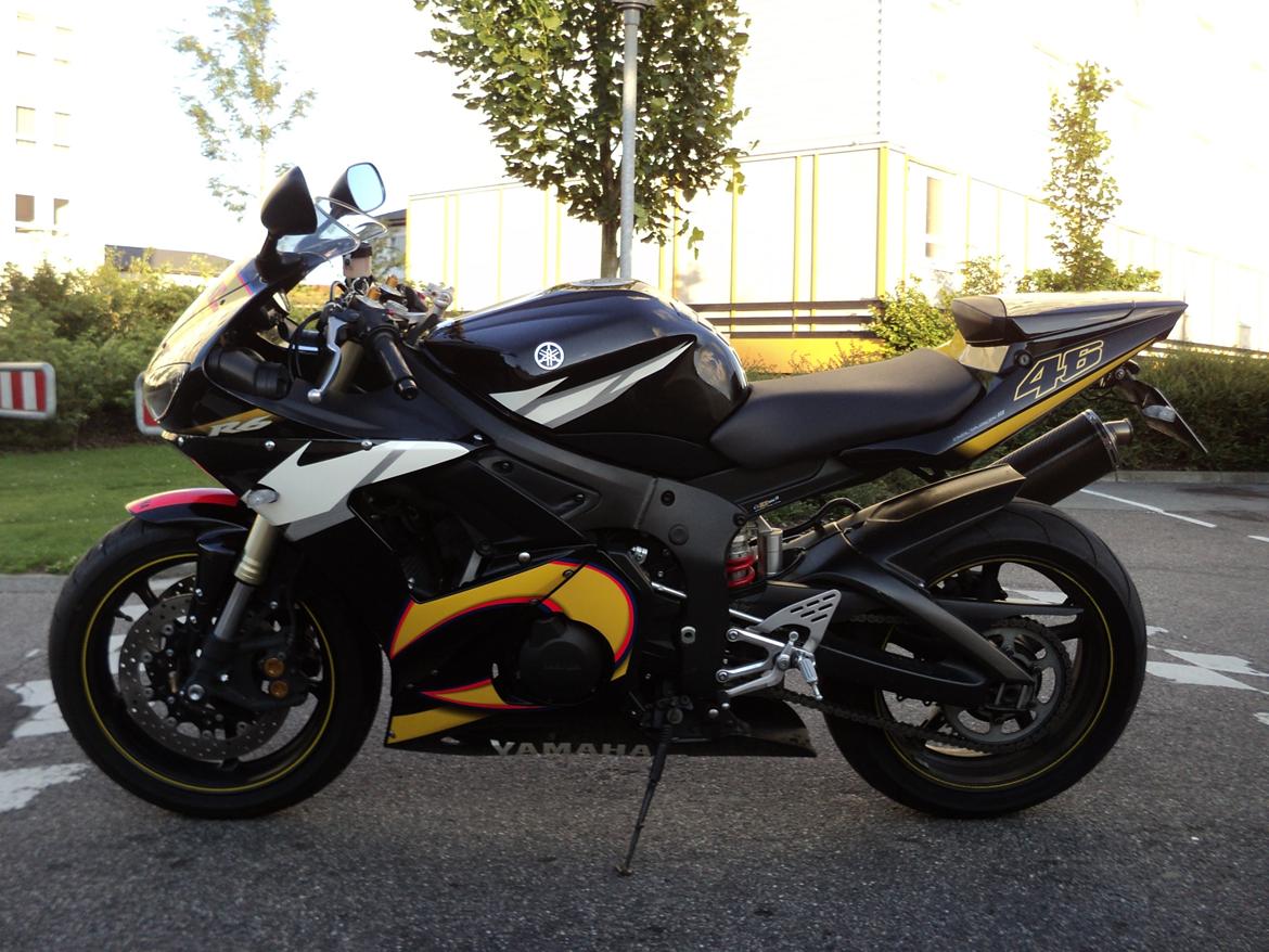 Yamaha R6 Rossi Special Editon billede 3