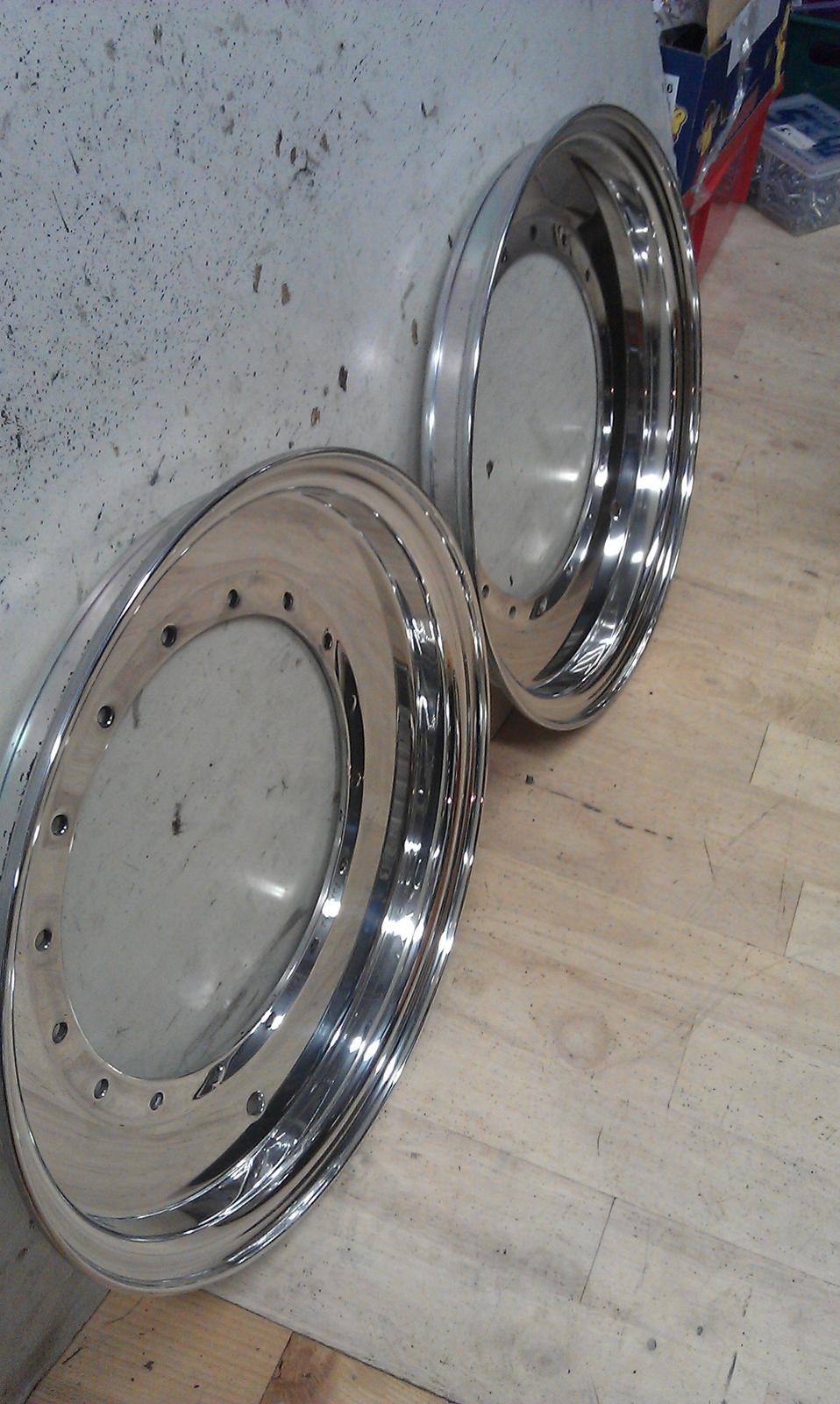 Renovering af Tramont TY2 - Billede #2 & 3 viser det ligner chrom.  billede 3