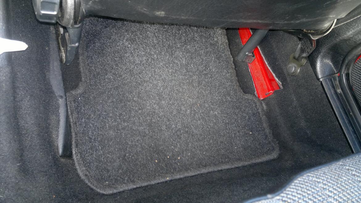 Vw golf 2 1,8 - Måtterne bagi. billede 14