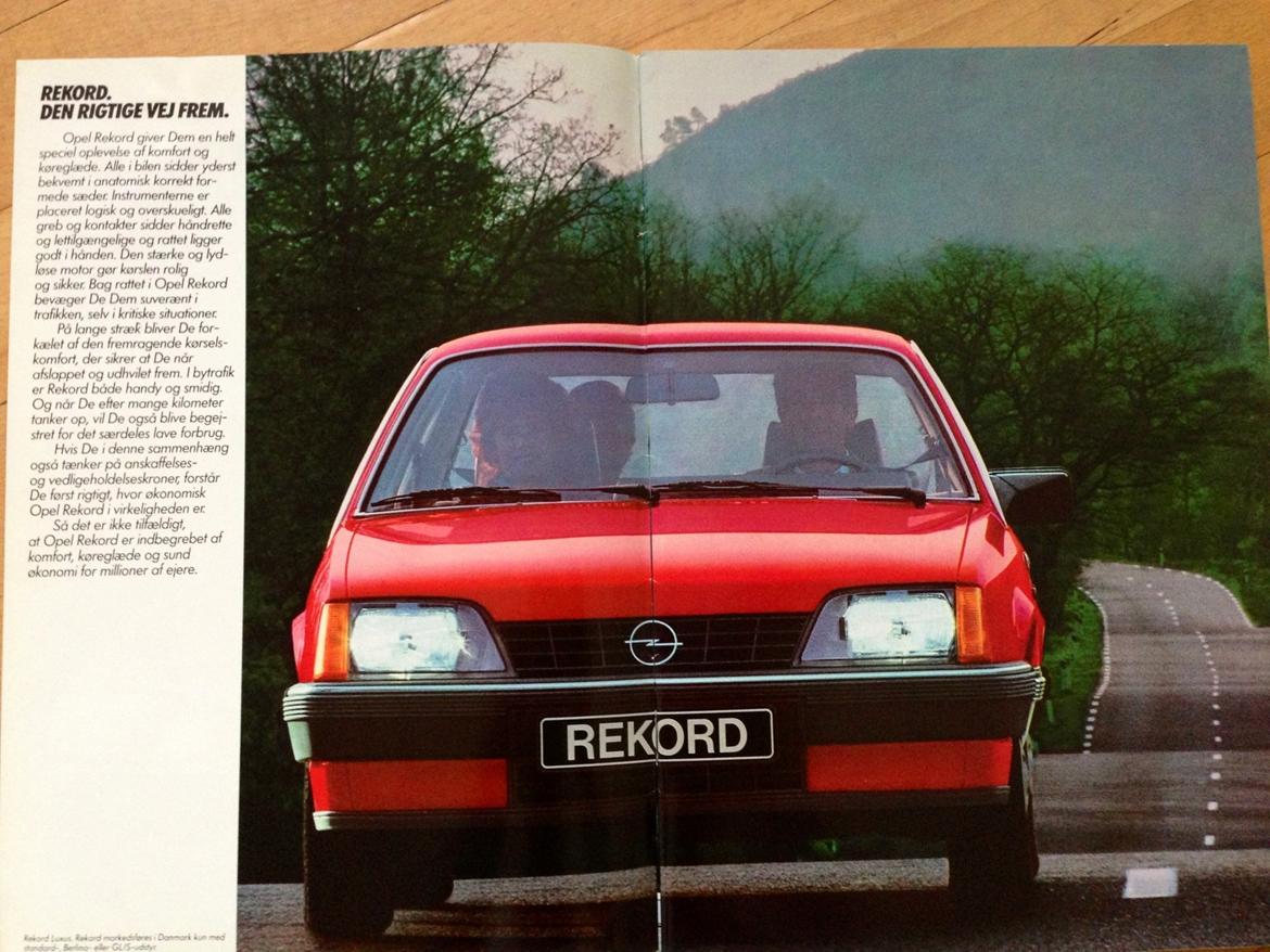 Salgsbrochure billede 1