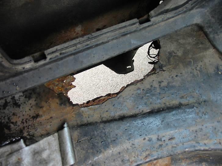 Corolla Coupe AE86 - Hul i bagagerum, v. side billede 34