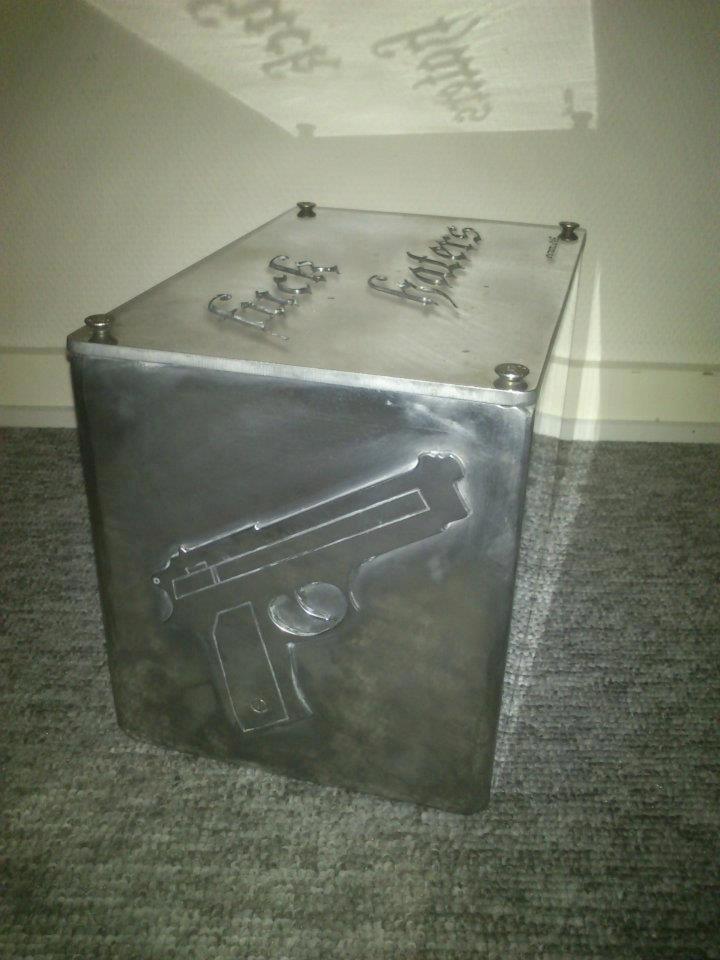 CA Customs - Batterikasse i poleret alu billede 3