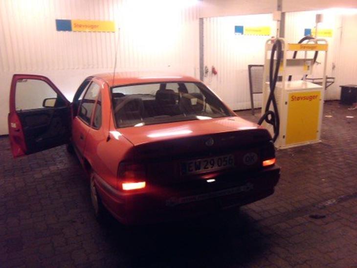 {{currentPhoto.altText}} billede {{currentPhoto.number}}