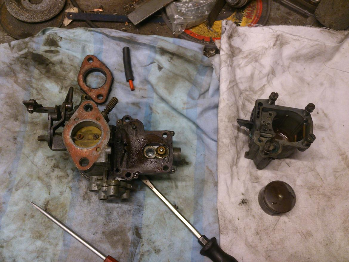 1961 Hillman Minx projekt - Svømmerhus adskildt for ar rense dyser o.l. billede 56