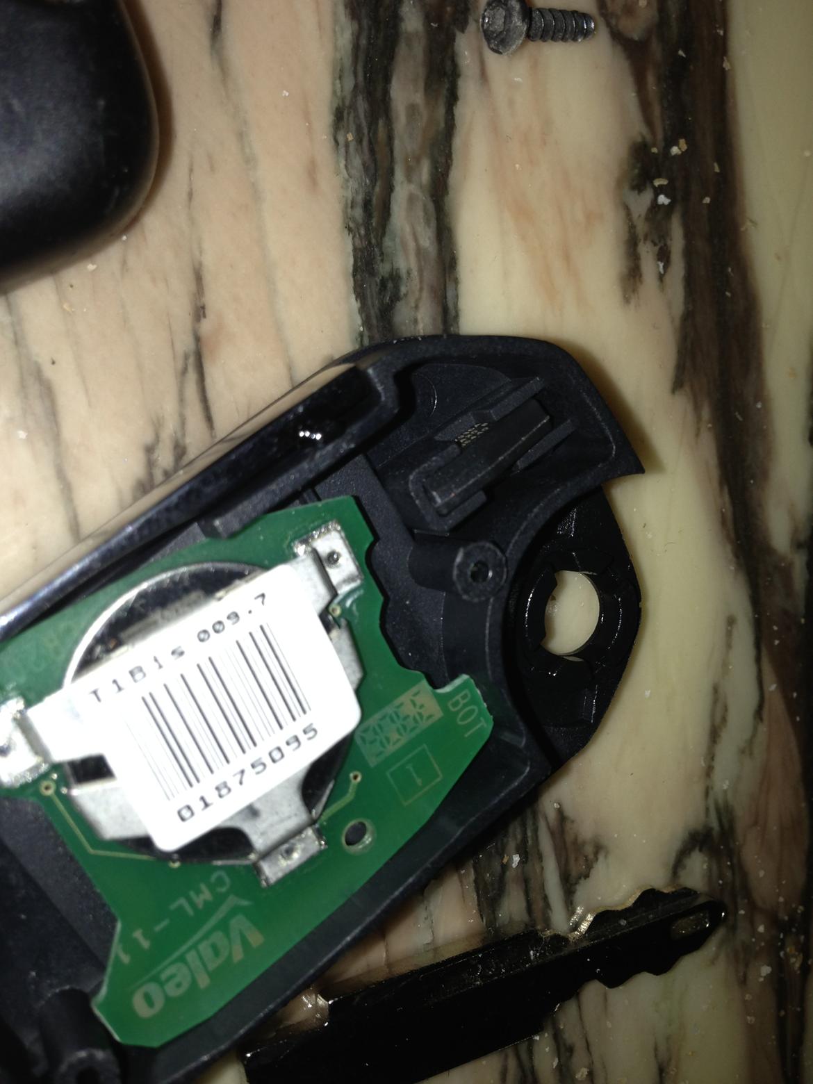 Peugeot 206 til 508 klap nøgle ombygning - Transponder og fjernbetjening monteres i den nye nøgle billede 7