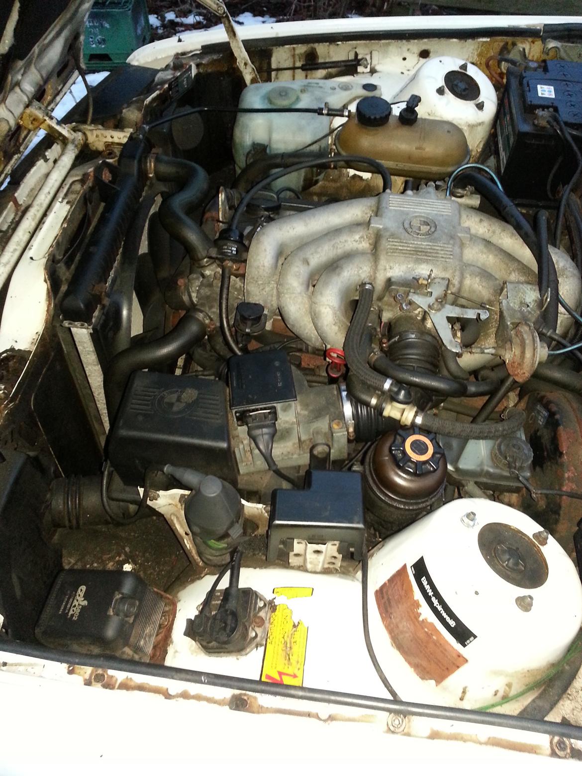 Bmw e30 320i Motorrum billede 1