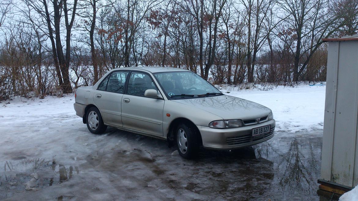 Morfar bil til piiiiimp ;) - sådan så hun ud da jeg købte den ;) beskidt morfar bil ;) billede 1