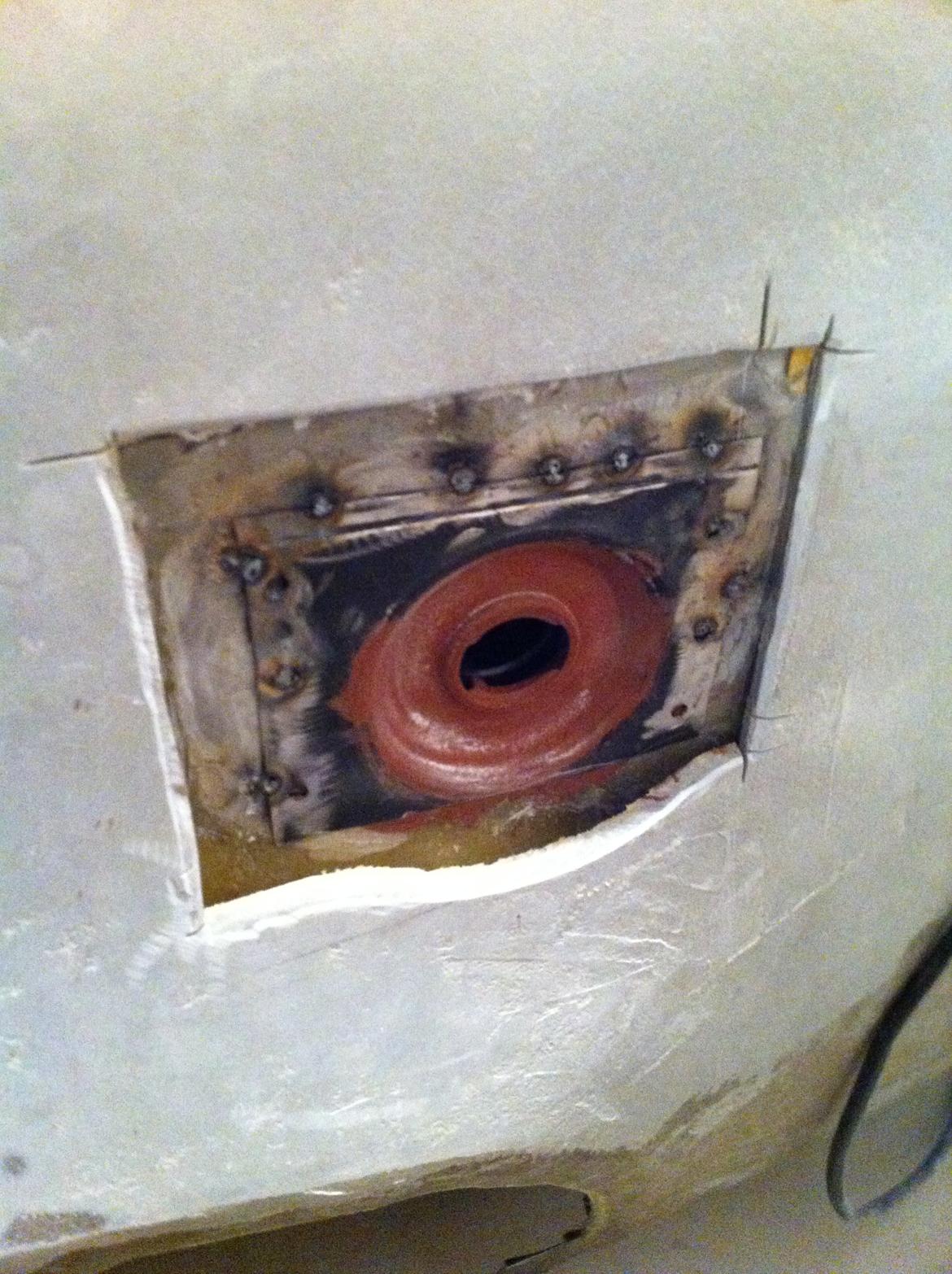 Carina E-xtreme - -så det gamle hul blev skåret fri igen og jeg måtte svejse en indsat til et sportsdæksel i. Synes en original klap ville se dumt ud når skærmen er så meget bredere billede 17