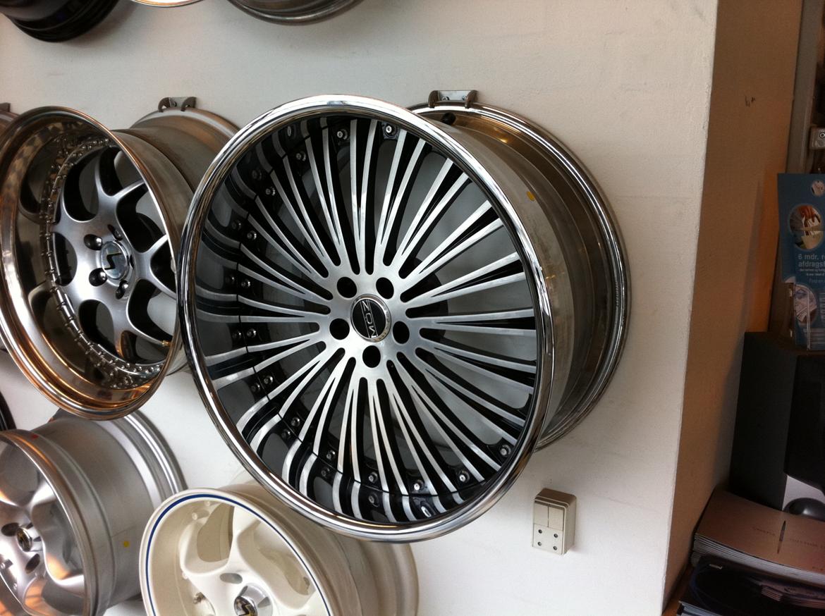 Carina E-xtreme - De nyrenomalede fælge var en god ide. Farligt (dyrt) at spørge hvad de synes... :-D billede 34