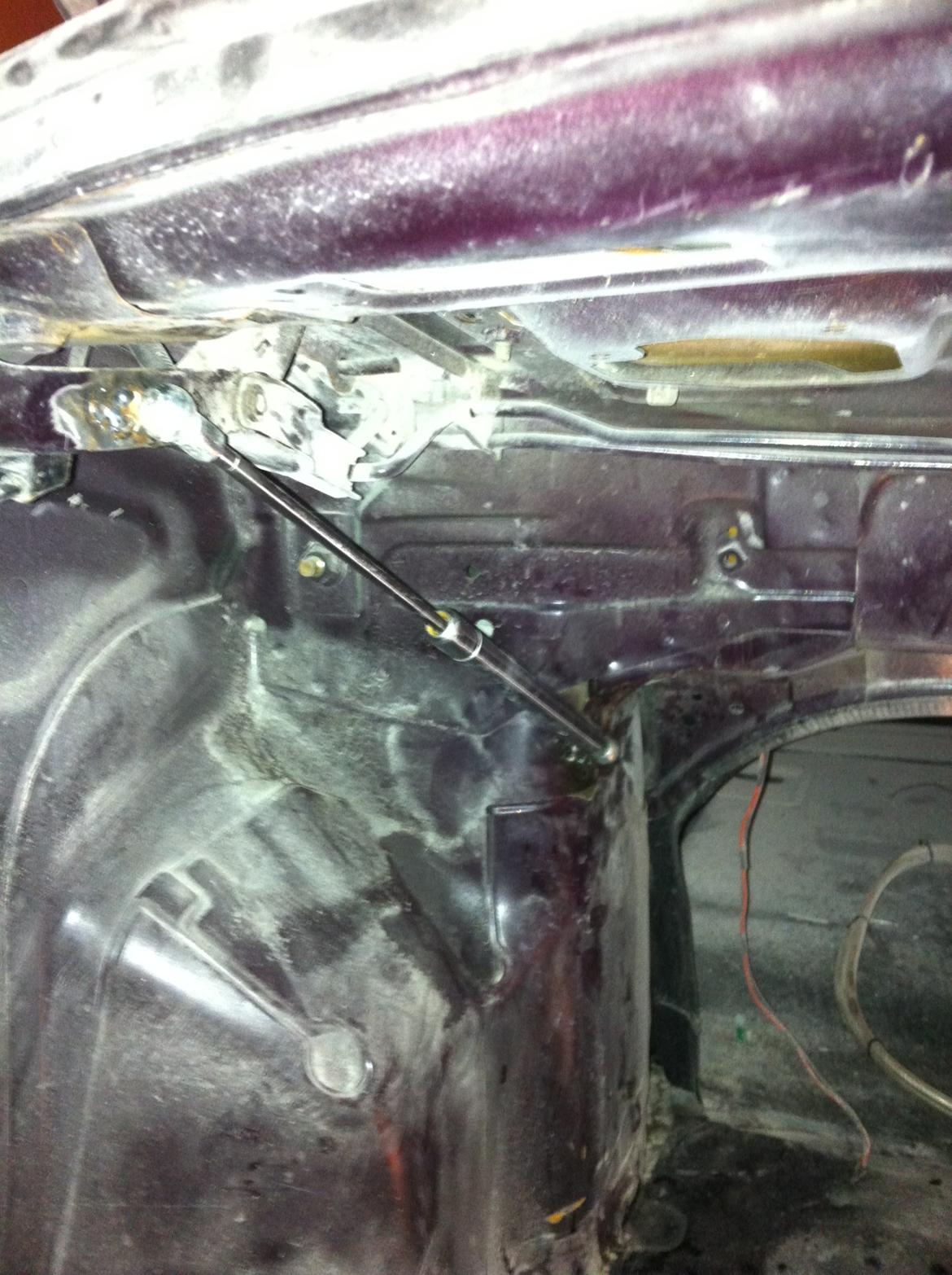 Carina E-xtreme - Dæmpere til bagklappen monteret, da den er liiidt tungere end originalt... billede 37