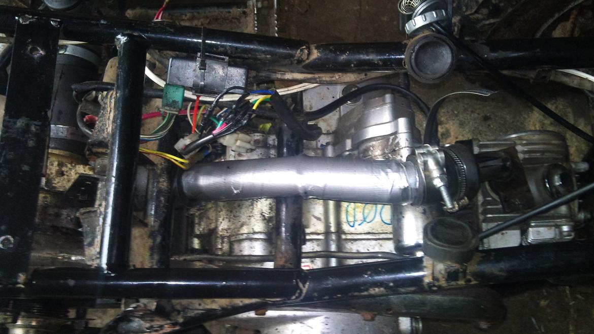 turbo på 110 ccm kina atv ;) - have kun en non gas svejser så samlingerne var ikke tætte men gaffa hjælper på alt  billede 24