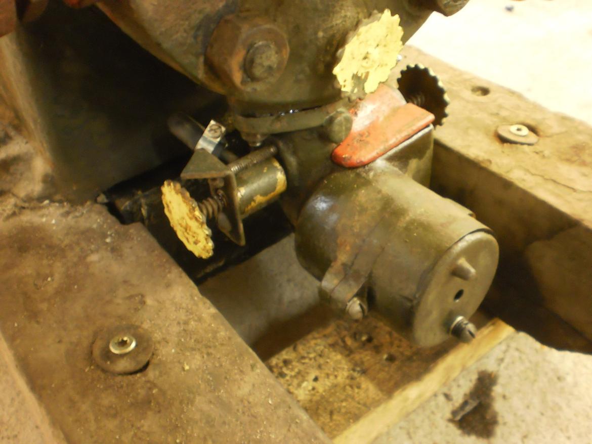 Mit "nyeste" mekaniske legetøj :-D - fingerskruen til venstre styrer petrolium/luft-blandingen... billede 17