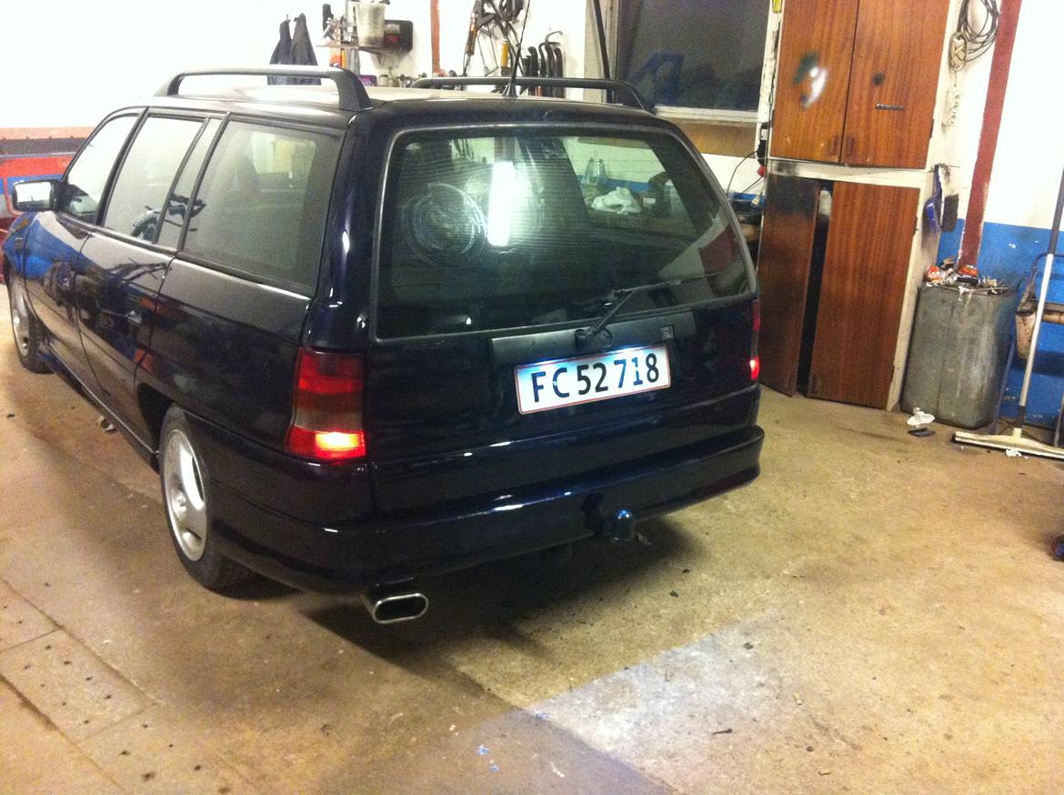 Opel Astra F Caravan Irmscher 16V billede 1