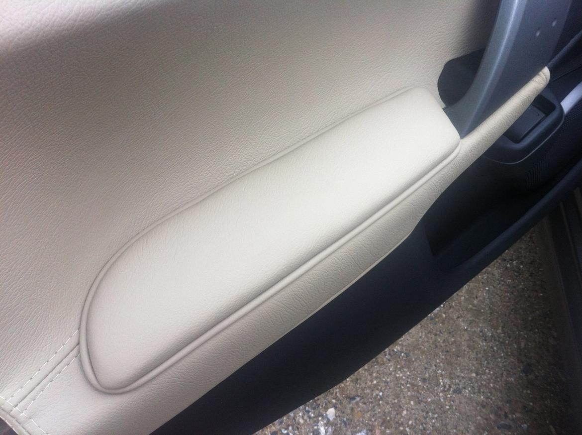 Læderkabine til Toyota Aygo 2012 - Armlæn til Toyota Aygo 2012 billede 9