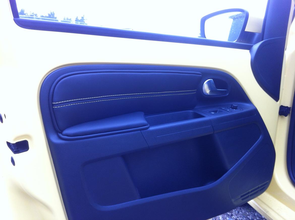 Læderkabine til Skoda Citigo 2012 - Special lavet dørbeklædning, og armlæn til Skoda Citigo 2012.
Der er ingen beklædning på de originale... billede 10