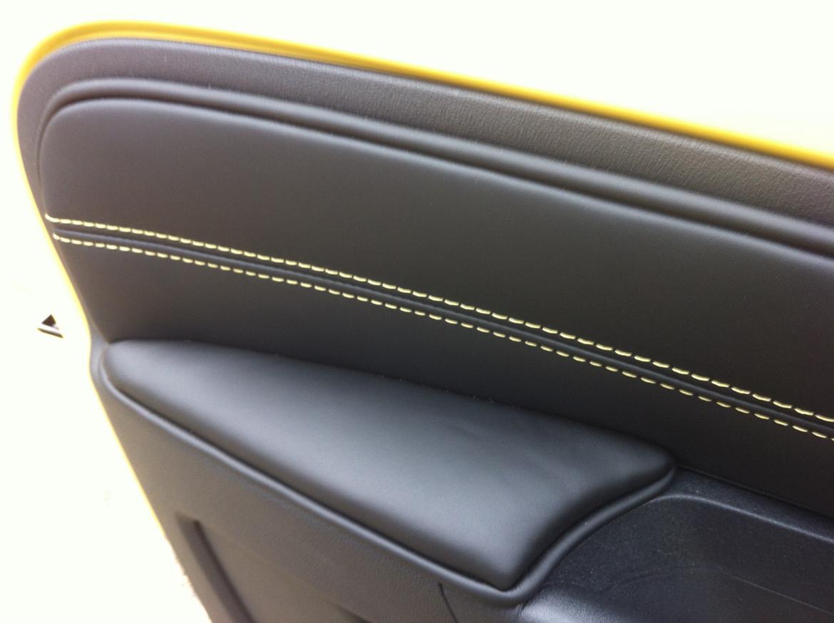 Læderkabine til Skoda Citigo 2012 - Special lavet dørbeklædning, og armlæn til Skoda Citigo 2012.
Der er ingen beklædning på de originale... billede 9