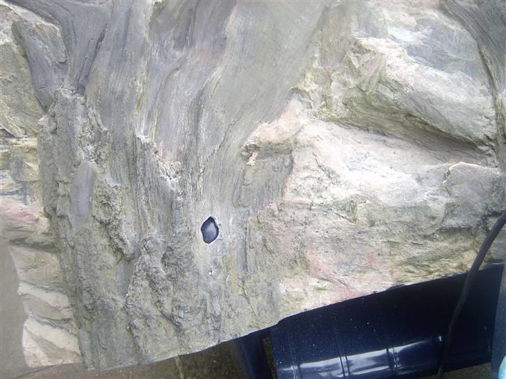 Opbygning af mit 720 L  - Hullet til pumpen. Pumpen er et powerhead der flytter 2000L i timen billede 5