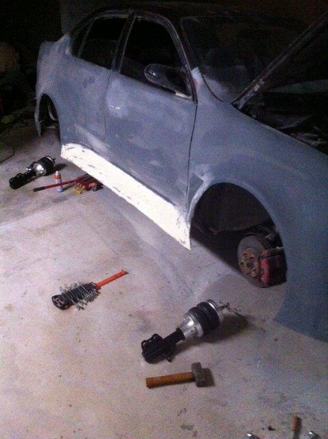 Carina E-xtreme - Det er dog ikke 100% bolt-on som de siger... Måske er en Carine (Corona) lidt forskellig i USA? Bremseslangerne sidder ihvertfald ikke på samme måde... :-( billede 45