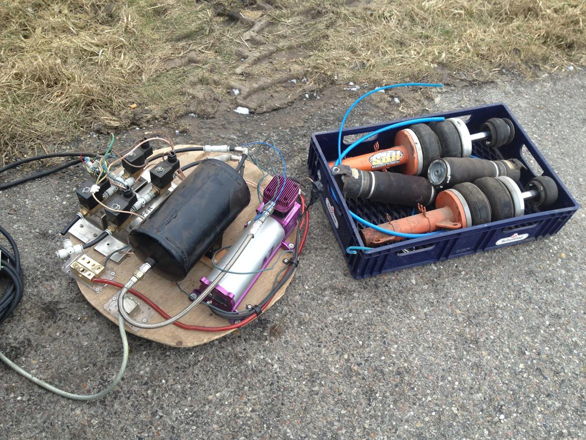 Audi A3 Airrider projekt - fra start til slut!!  - Luftundervogn blev flux indkøbt dagen efter købet af selve bilen. 
Det er dog senere blevet udskiftet med et G.A.S, german air systems.! billede 2