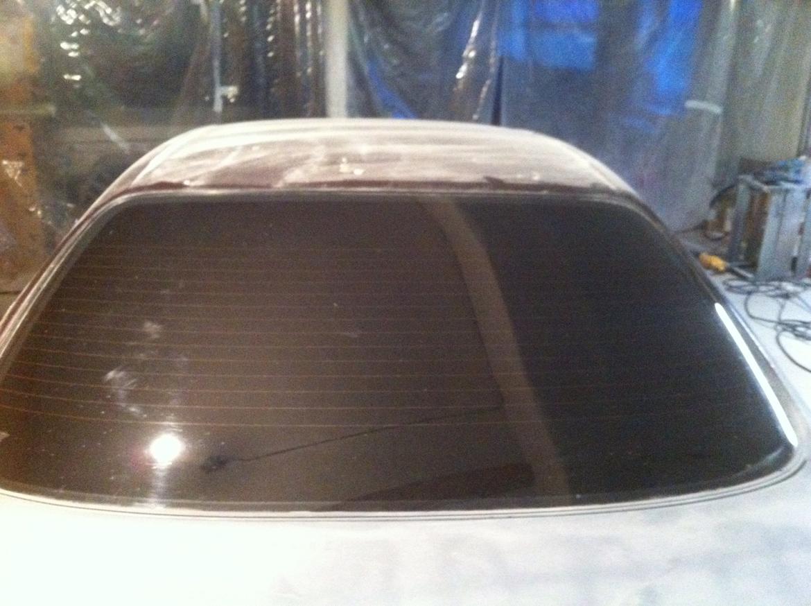 Carina E-xtreme - Sticker og maling fjernet og bagruden renset billede 60