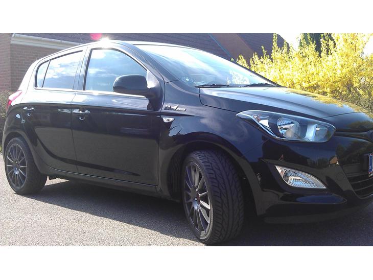 {{currentPhoto.altText}} billede {{currentPhoto.number}}