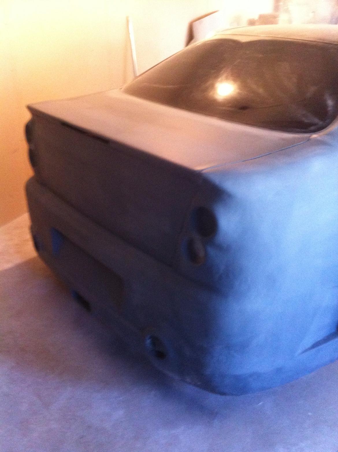 Carina E-xtreme - fik endelig bagklappen helt glat. Nu skal jeg have finpudset kanten langs klappen billede 81