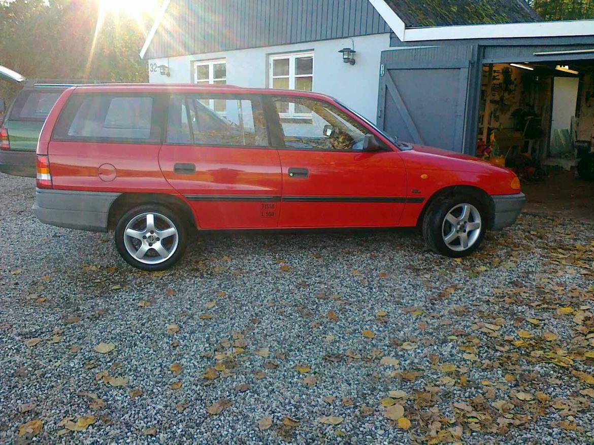 Opel Asta 1,6 nz Van. billede 3