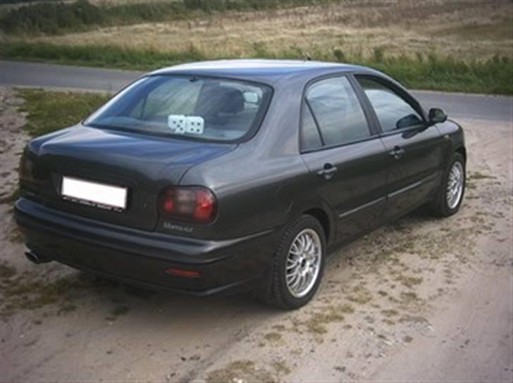 Billeder af tidligere biler. - Fiat Marea 2,0 Hlx 20V. Havde Fiaten i knap halvandet år. Kan godt være mange rynker på næsen af fiat. Men den 5-cylindrede hlx´er er en fornøjelse at køre i. En rigtig god bil at eje, pånær når der skal købes stumper til den. billede 5