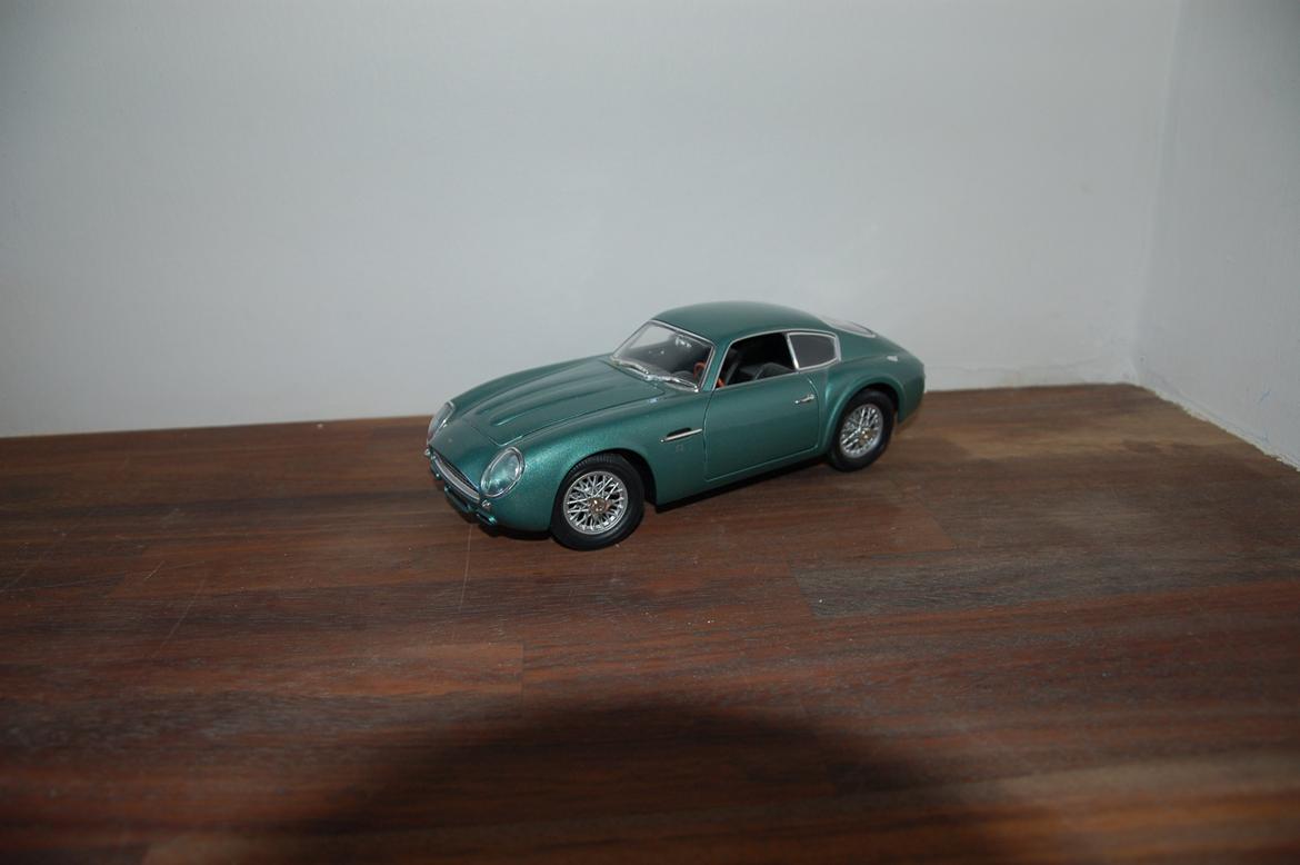 Mine modelbiler 1:18 - Aston Martin DB4GT Zagato 1961 billede 1