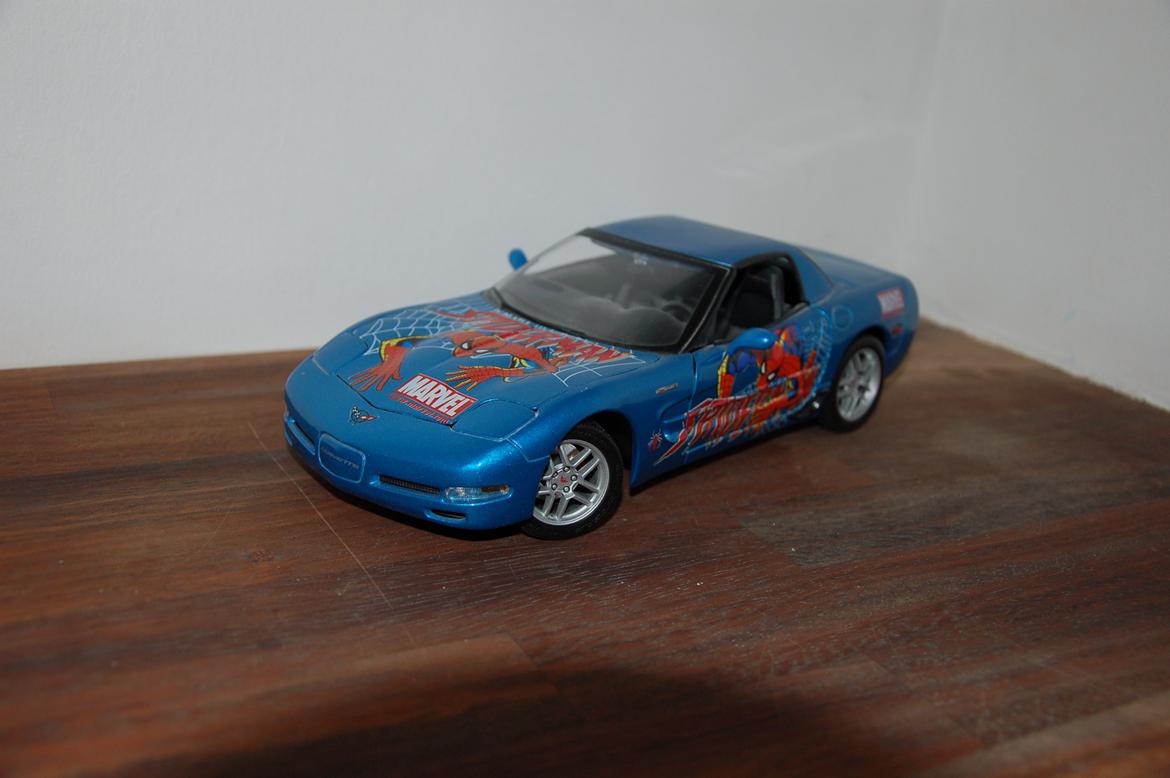 Mine modelbiler 1:18 - Chevrolet Corvette C5 1997 Coupe Spiderman billede 12