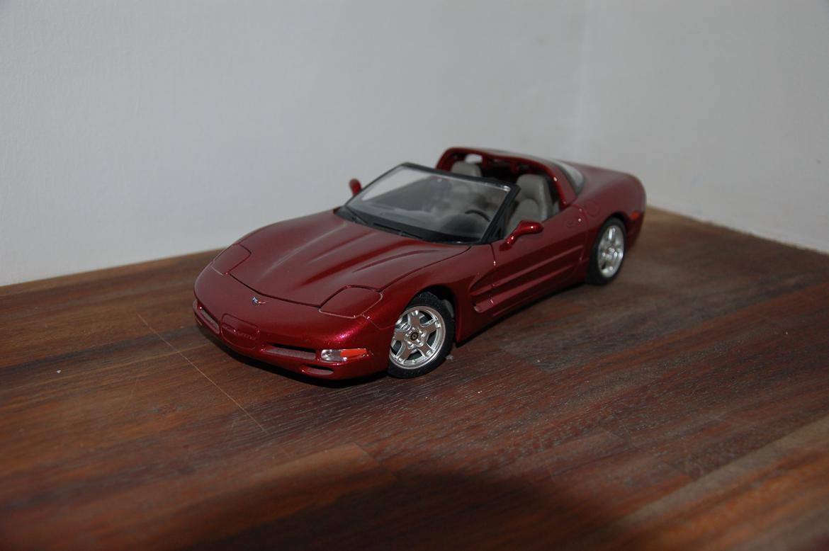 Mine modelbiler 1:18 - Chevrolet Corvette C5 1997 Targa billede 13