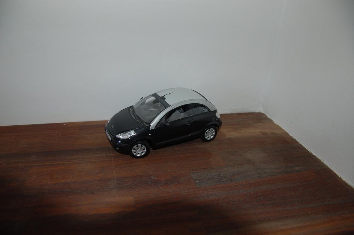 Mine modelbiler 1:18 - Citroën C3 Pluriel billede 17