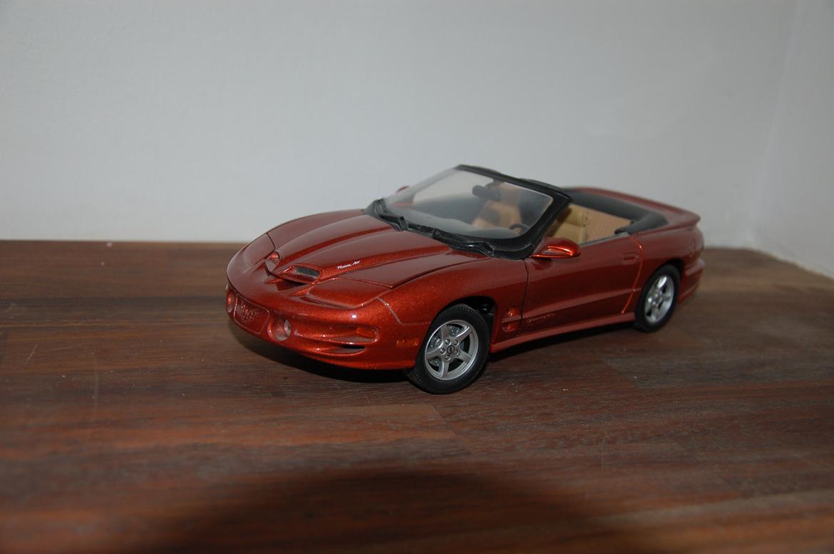 Mine modelbiler 1:18 - Firebird Trans Am 2002 billede 25