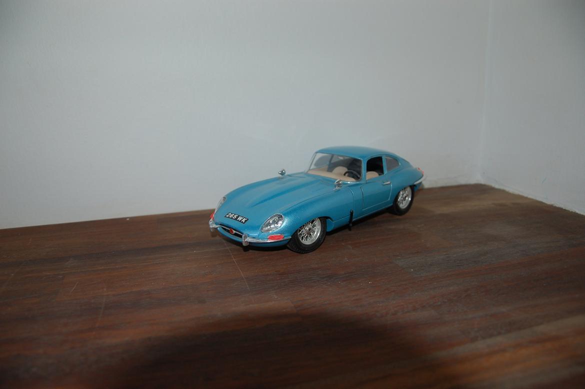 Mine modelbiler 1:18 - Jaguar E-Type 1961 billede 32