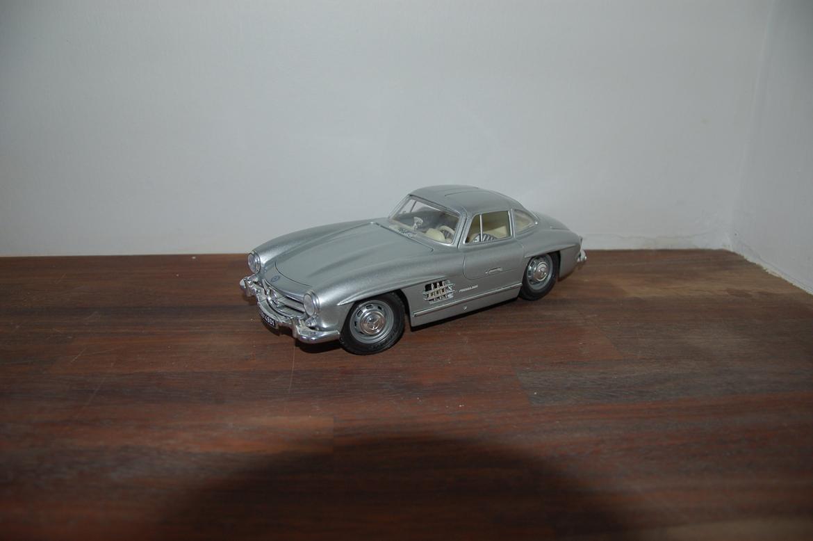 Mine modelbiler 1:18 - Mercedes Benz 300 SL Mågevinge billede 34