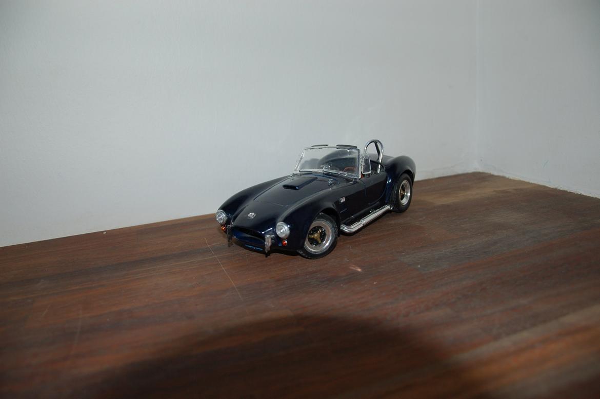 Mine modelbiler 1:18 - Shelby Cobra 427 SC billede 47