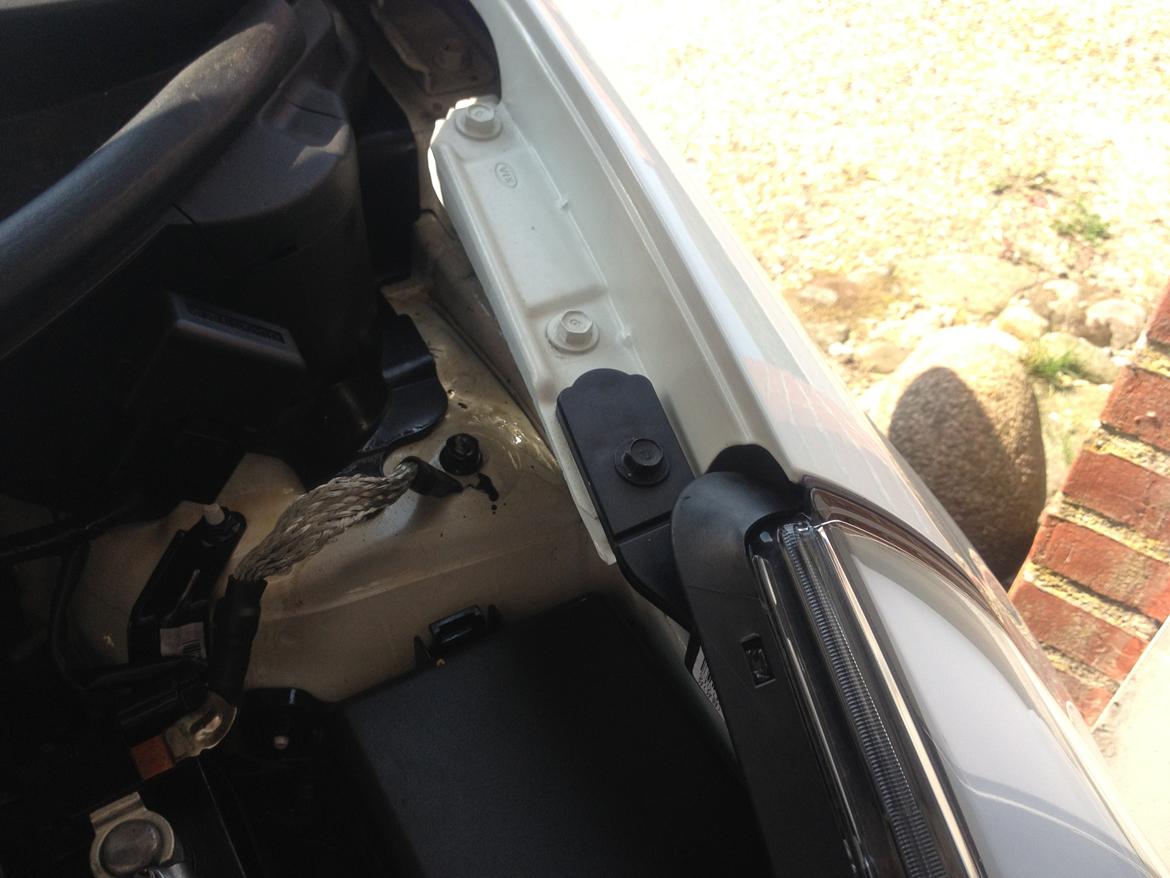 Kia Rio - LED lys montering  - Bolten i toppen. billede 6