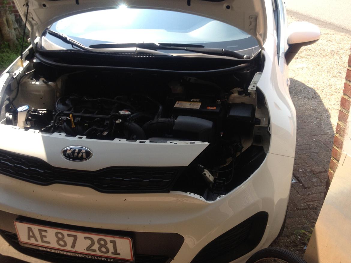 Kia Rio - LED lys montering  - Lygten pilles helt af og tages eventuelt med ind på arbejdsbordet. billede 9