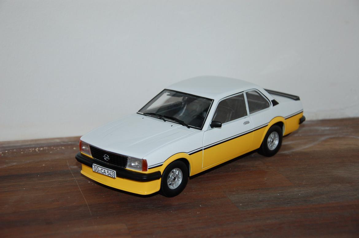 Mine modelbiler 1:18 - Opel Ascona i2000 billede 44