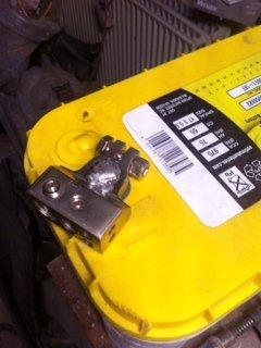 Carina E-xtreme - efter en snak med producenten i USA, gik jeg væk fra ideen med at skrue en bolt i, men har istedet smeltet tin ned over en lille skrue. Lader til at holde, men skal checke det efter og gøre det pænere billede 121