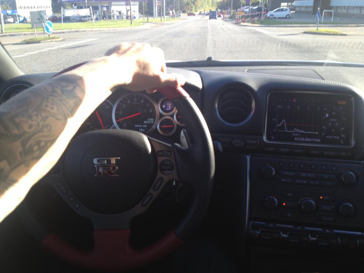 Nissan GTR & Nissan 370Z Nismo billede 2