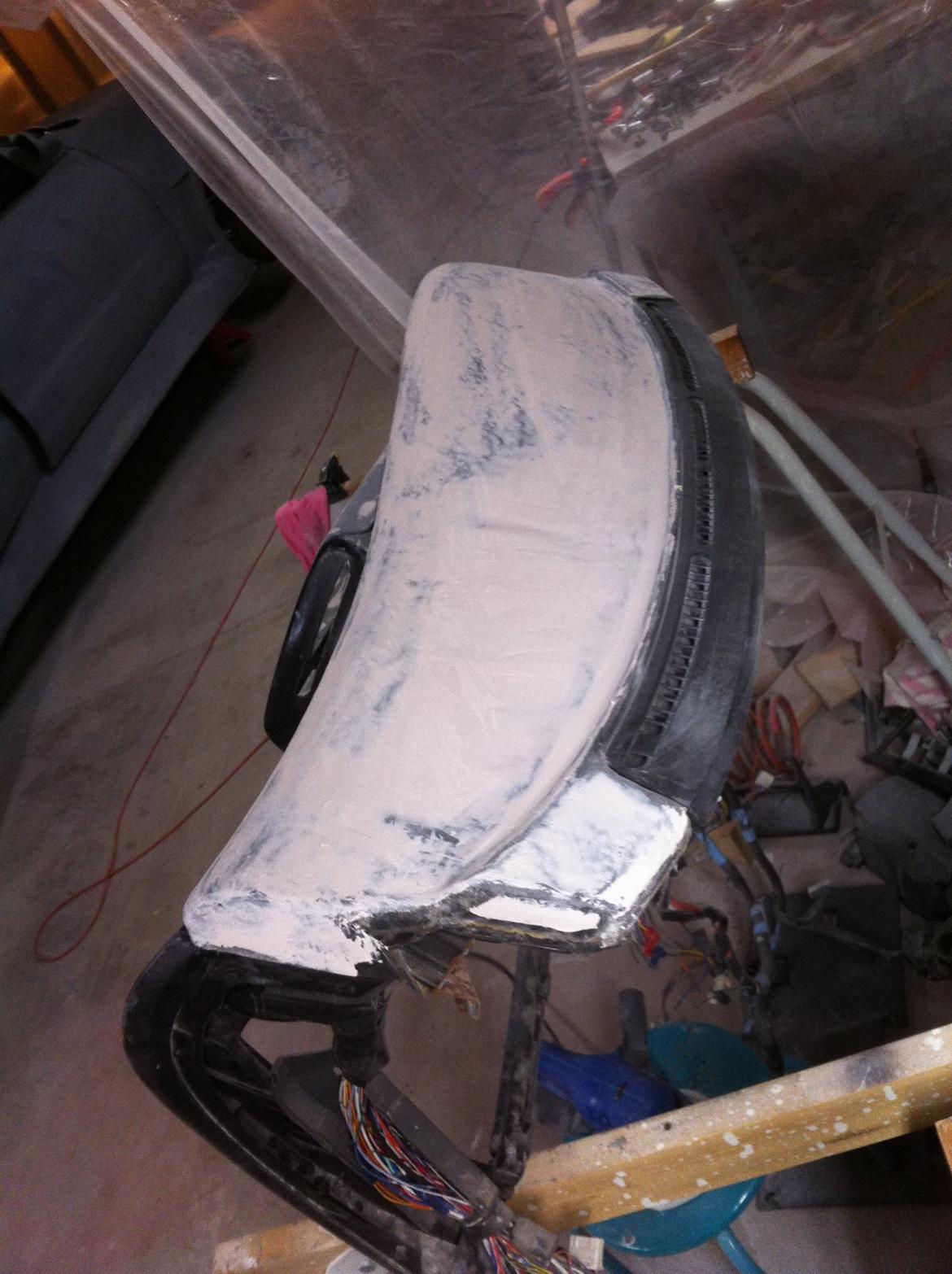 Carina E-xtreme - Bordet er ved sidste slibning. Så er det cleaned og klar til polstring billede 125