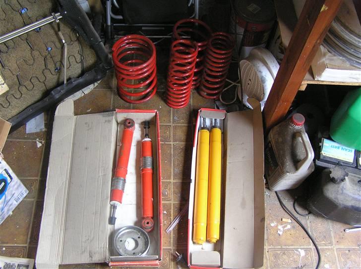 Rust arbejdet på Bmw e21 - Min ny indkøbte undervogn justribar koni med fjeder. er fundet på ebay.de. billede 11