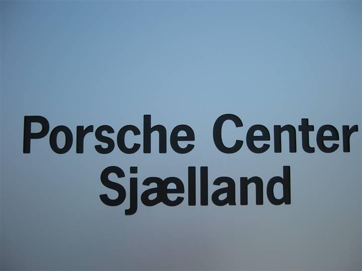Porsche Center Sjælland + resten af Banevingen billede 2