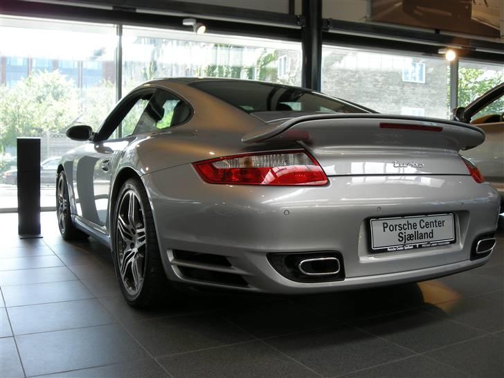 Porsche Center Sjælland + resten af Banevingen billede 9