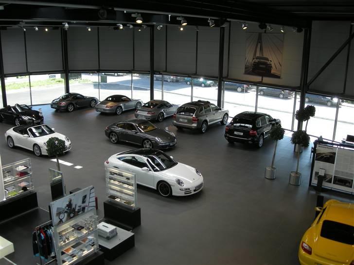 Porsche Center Sjælland + resten af Banevingen billede 18