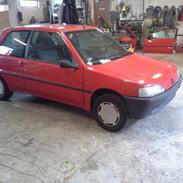 Peugeot 106?