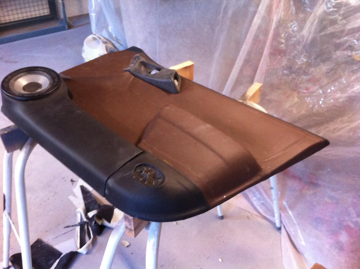 Carina E-xtreme - Blev egentlig ok. Måske dumt at prøve en ny kontaktlim lige her... :-(
Biltema har ikke alt godt. God, gammel Dana kontaktlim fra Harald er meget bedre. billede 149