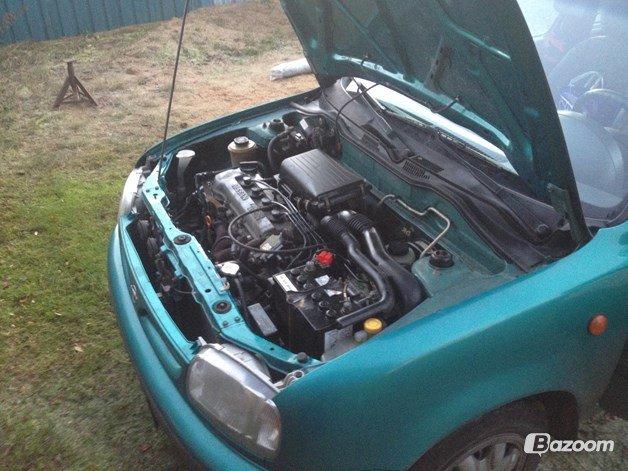 en lille ny nissan micra  billede 3